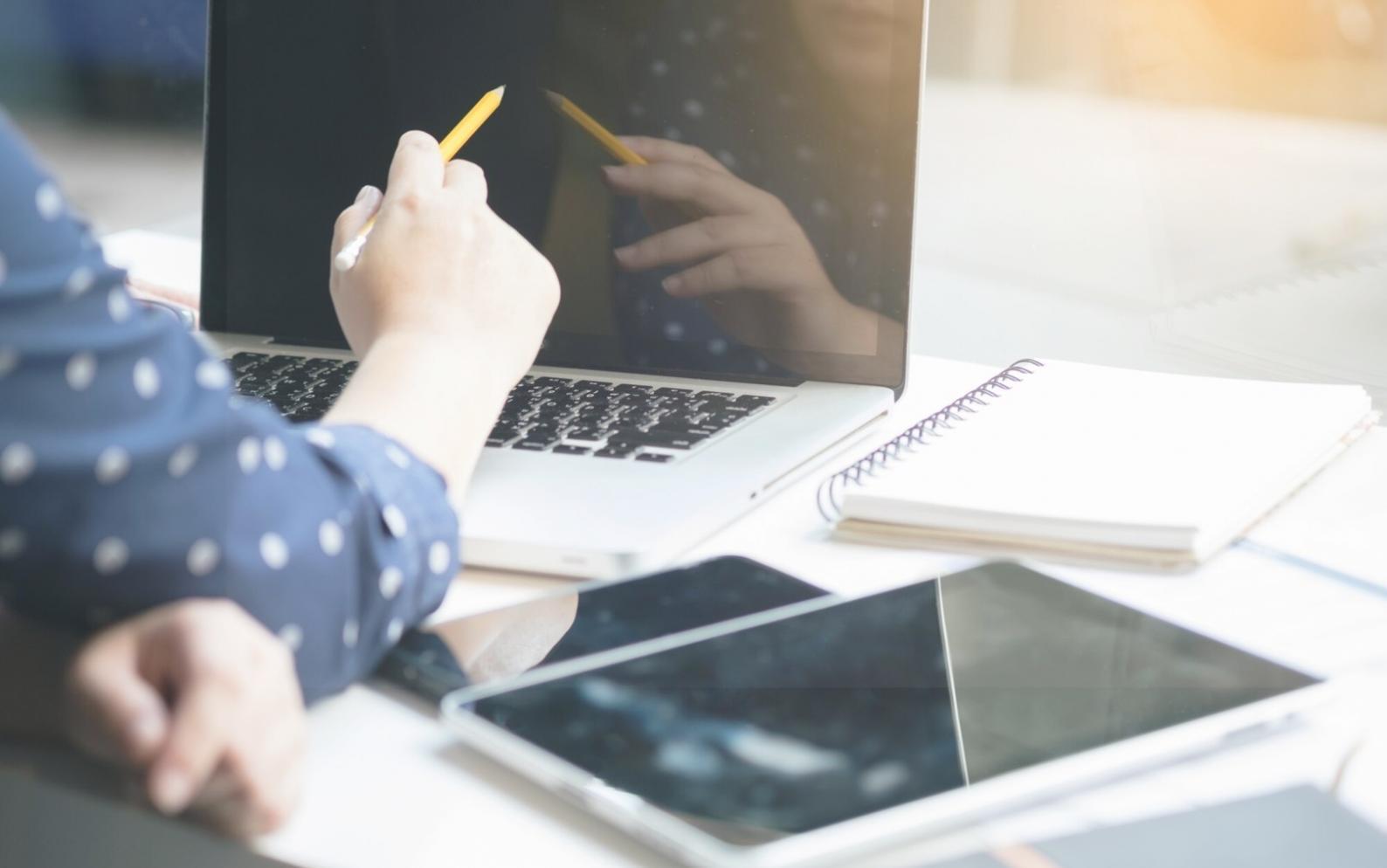 Materiales de estudio y recursos financieros desarrollados por lorivianex